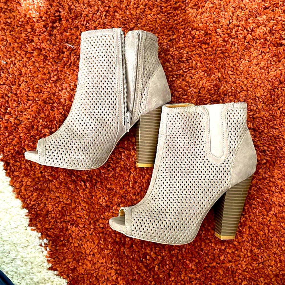 Taupe booties size 6 gently used